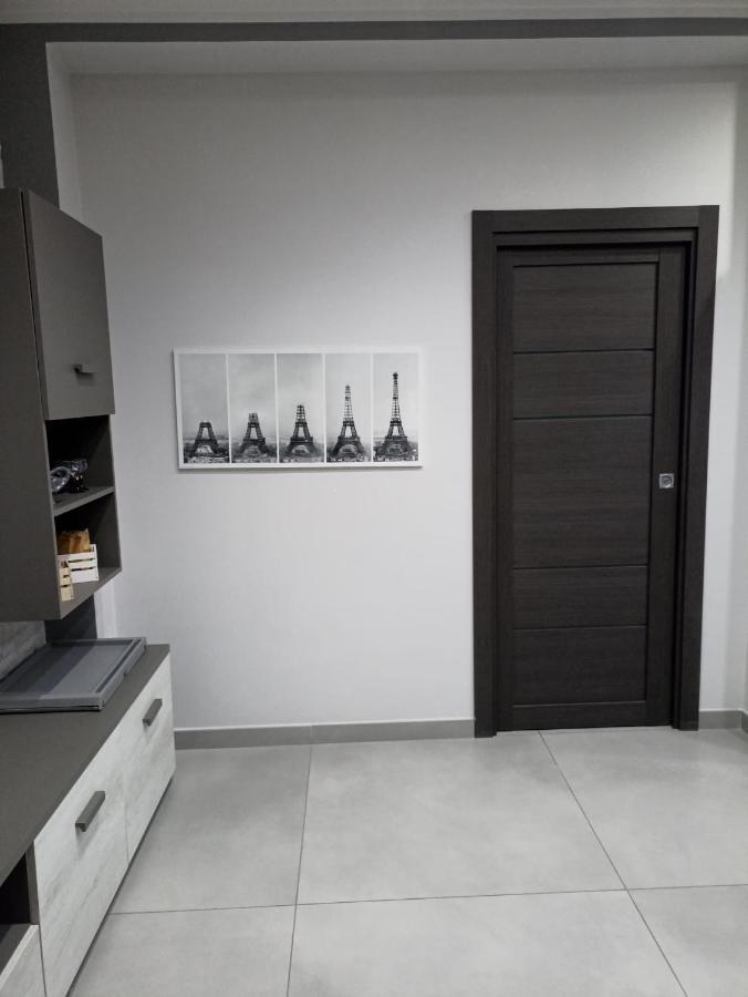 Apartamento La Casa Di Antonella Nápoles Exterior foto