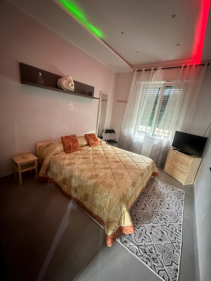 Apartamento La Casa Di Antonella Nápoles Exterior foto